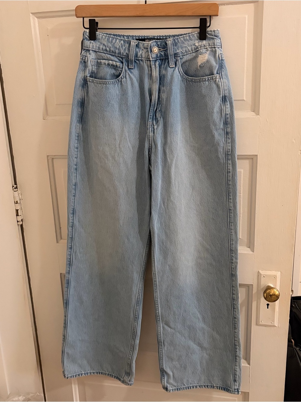 hollister ultra high rise baggy jean size 2/26